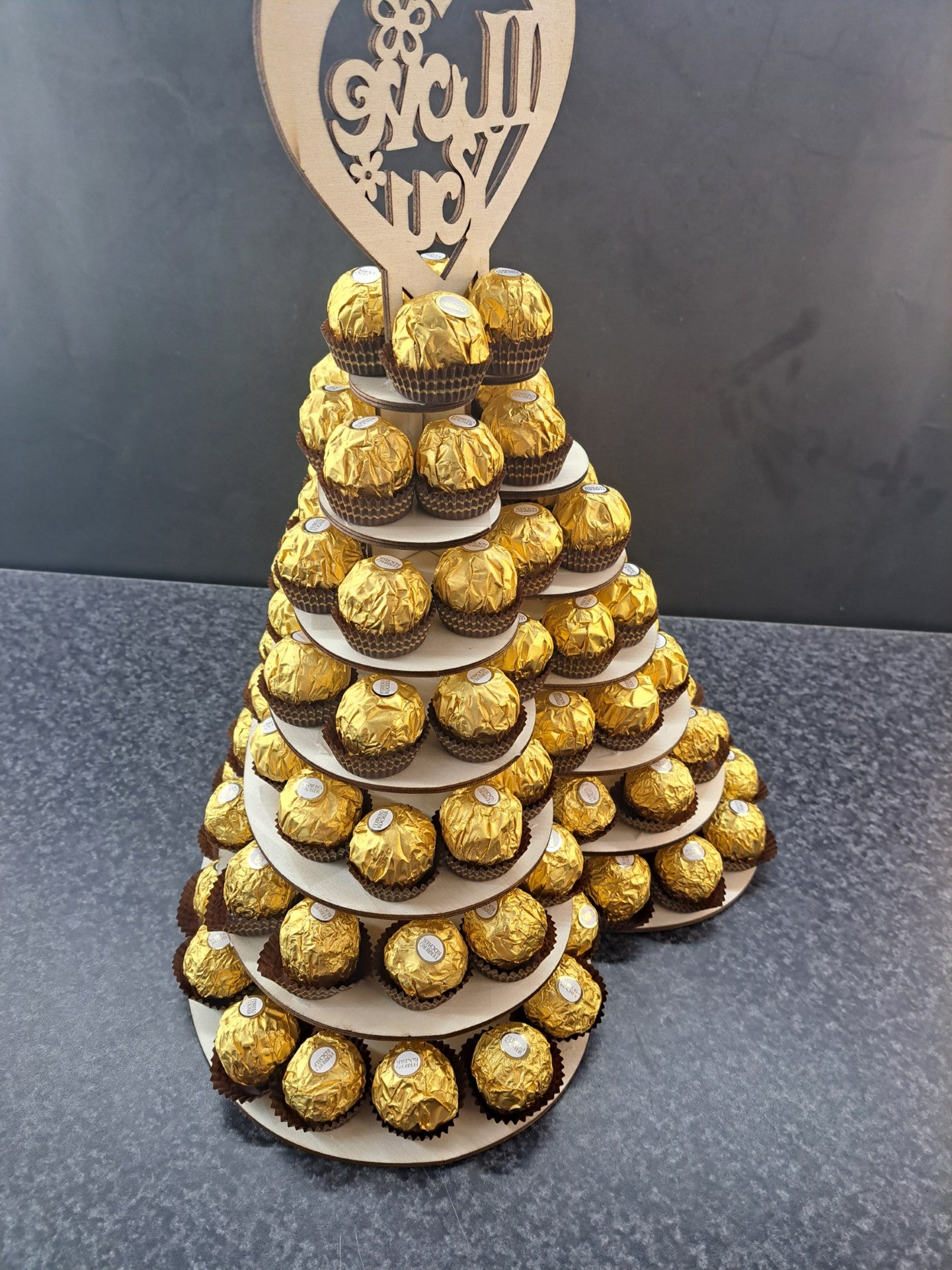 ferrero rocherUniek Houten Hart met Ferrero Rocher hart