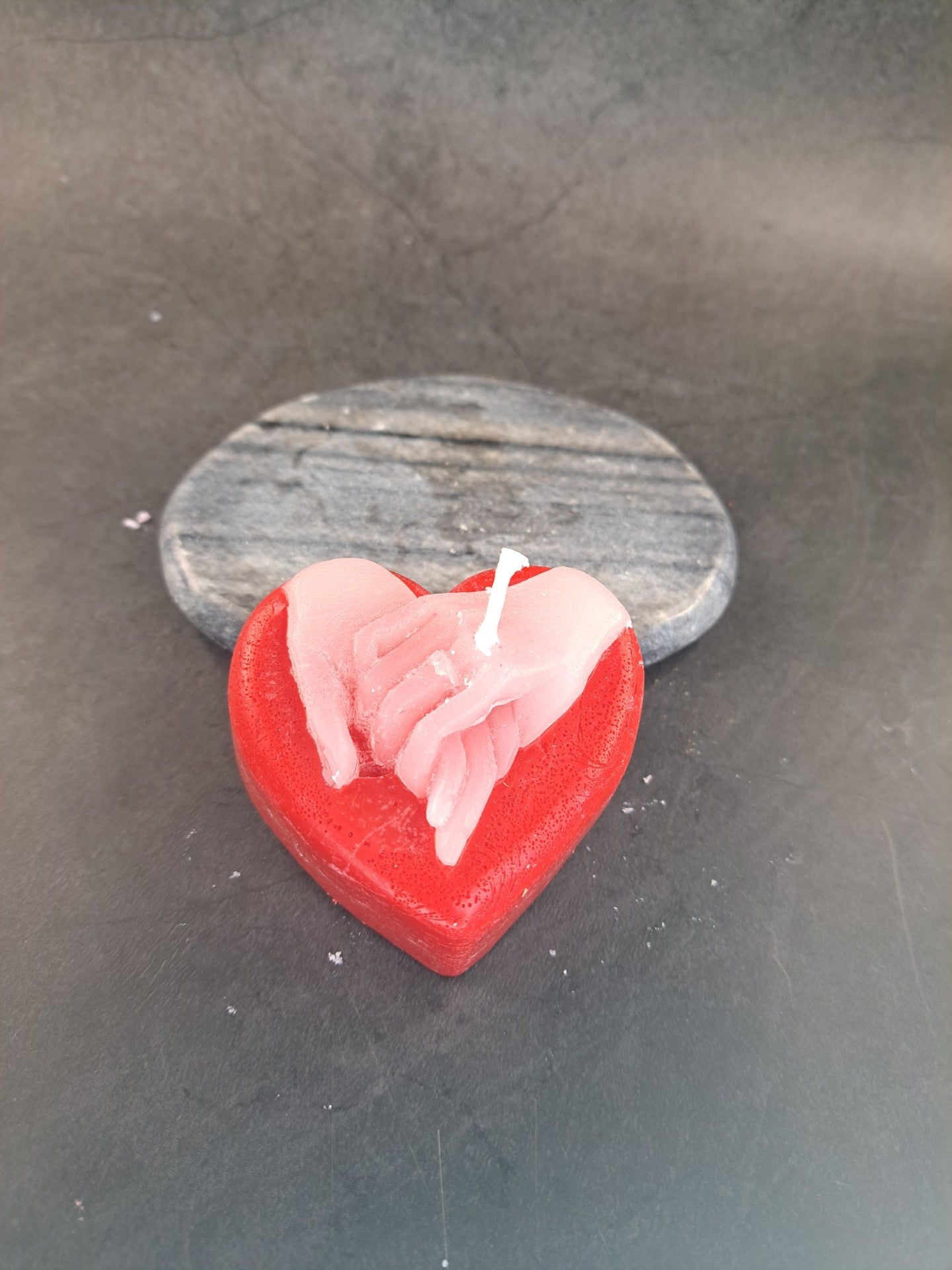 Hart met twee handen en een Trouwring