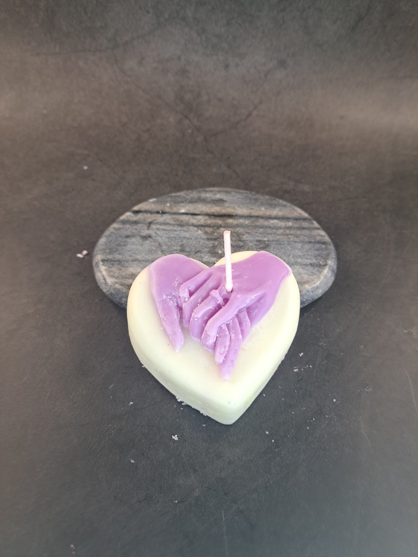 Hart met twee handen en een Trouwring