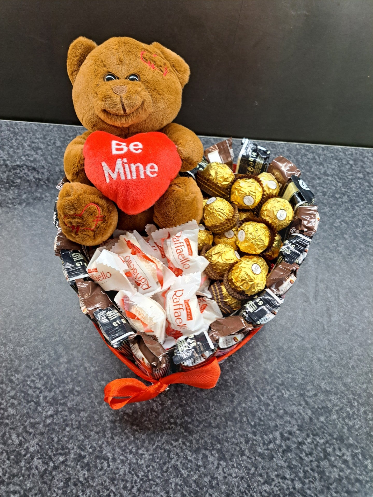 Luxe Snoep Cadeau met Beer met mars en snickers