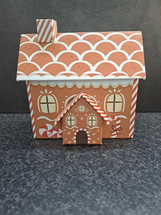 Kartonnen cadeauhuis met schoorsteen